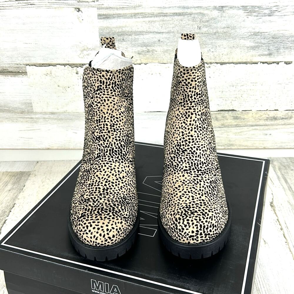 MIA Laren Womens 8.5 Leopard Print Faux Leather Ankle Boots Block Heel NEW - Picture 2 of 10